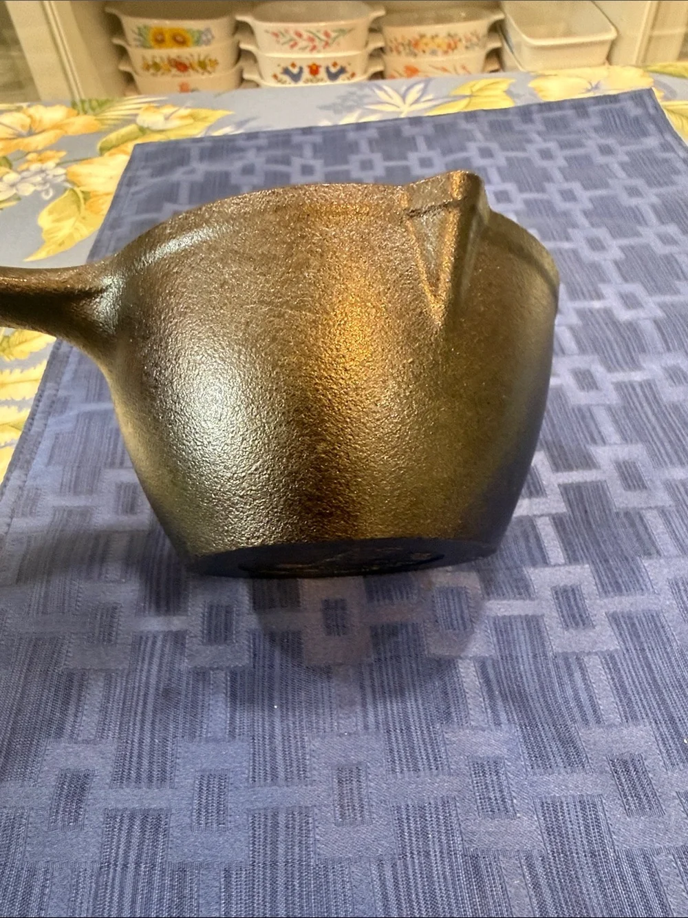 Cast Iron Pouring Saucepan in Black - Classic Kitchen Essential